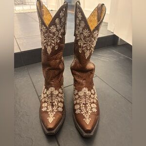 Brown Embroidered Western Boots